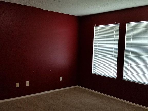 4th image of 5233 Emmeryville Ln