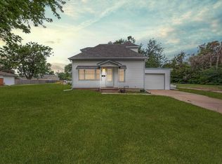 505 Sweezy St, Halstead, KS 67056