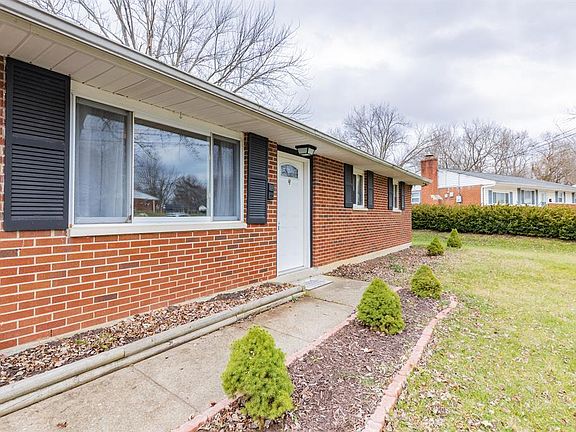 3rd image of 915 Hartz Dr
