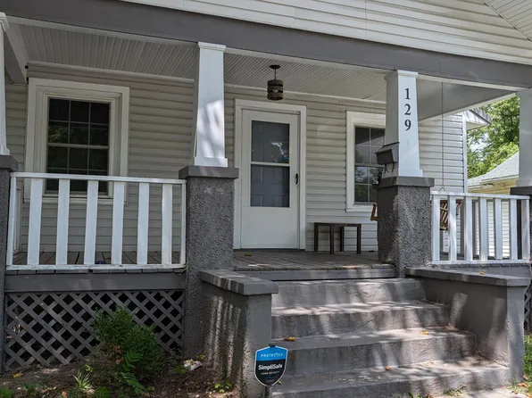 129 W Myrtle Street, Aurora, MO 65605