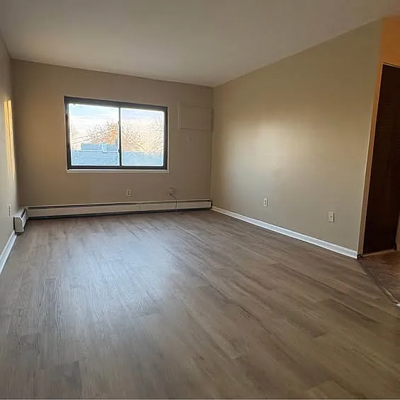 1 bed, 800 sqft, $825 — Photo 1