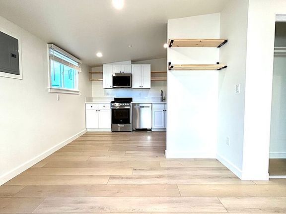 3rd image of 510 Chapala St APT 11