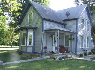 216 E Grove St, Olsburg, KS 66520