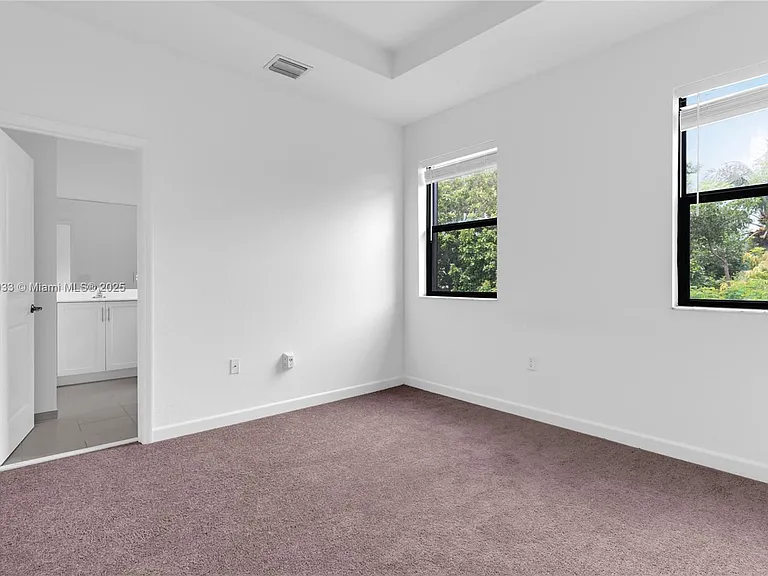 SW 134th Ct — Photo 4