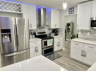 9569 Richmond Cir, Boca Raton, FL 33434