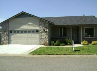 220 Cedar Brook Ln, Cave Junction, OR 97523