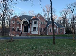 40 High Tor Dr, Watchung, NJ 07069