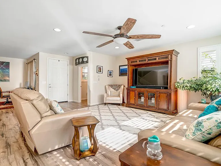 15840 Piazza Way — Photo 12