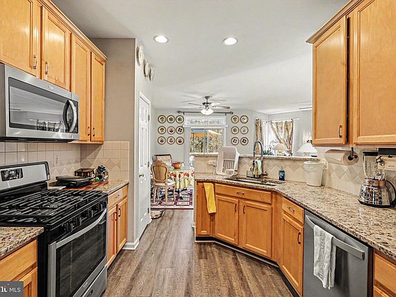 3rd image of 21512 Tamarack Ridge Sq