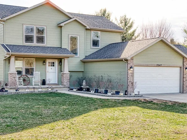 7047 Bennington Greens Dr, Owosso, MI 48867