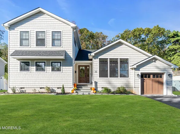 32 Arno Street, Oakhurst, NJ 07755