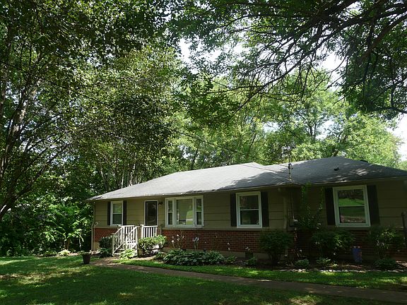 2nd image of 486 Oakley Dr