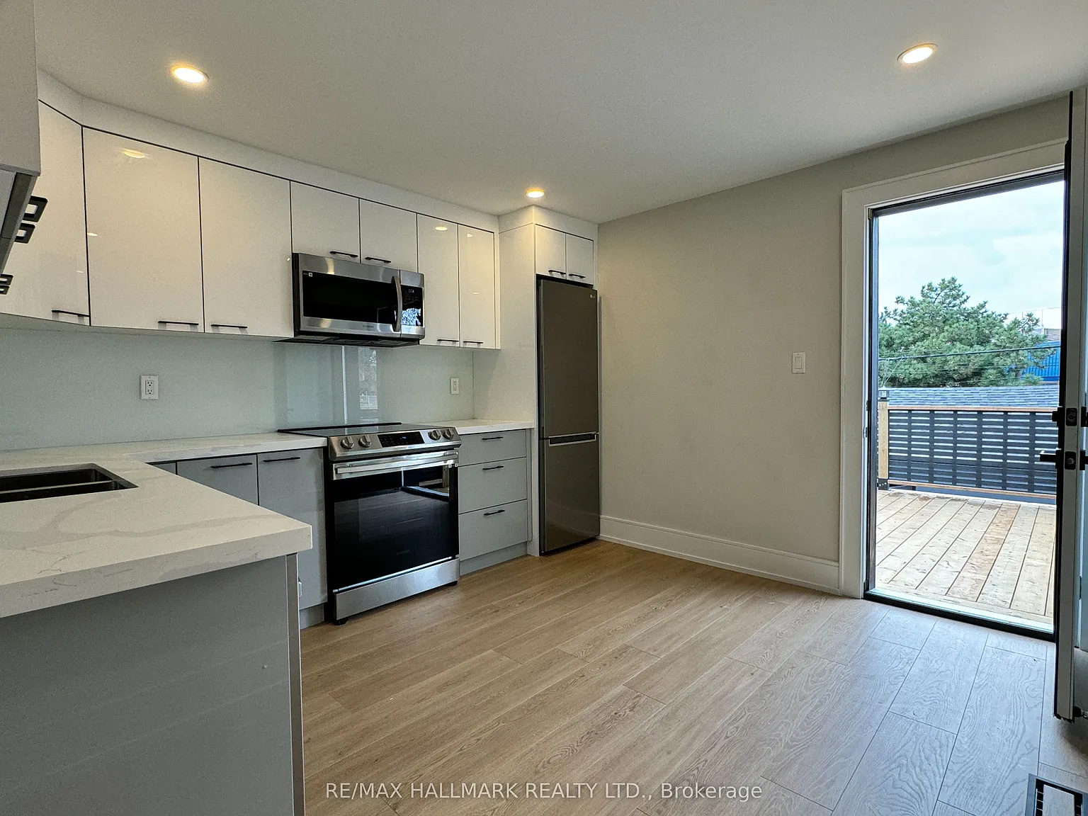 3 bed, $4,100 — Photo 2