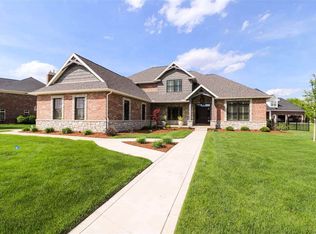 3215 W Saint Charles Pl, Peoria, IL