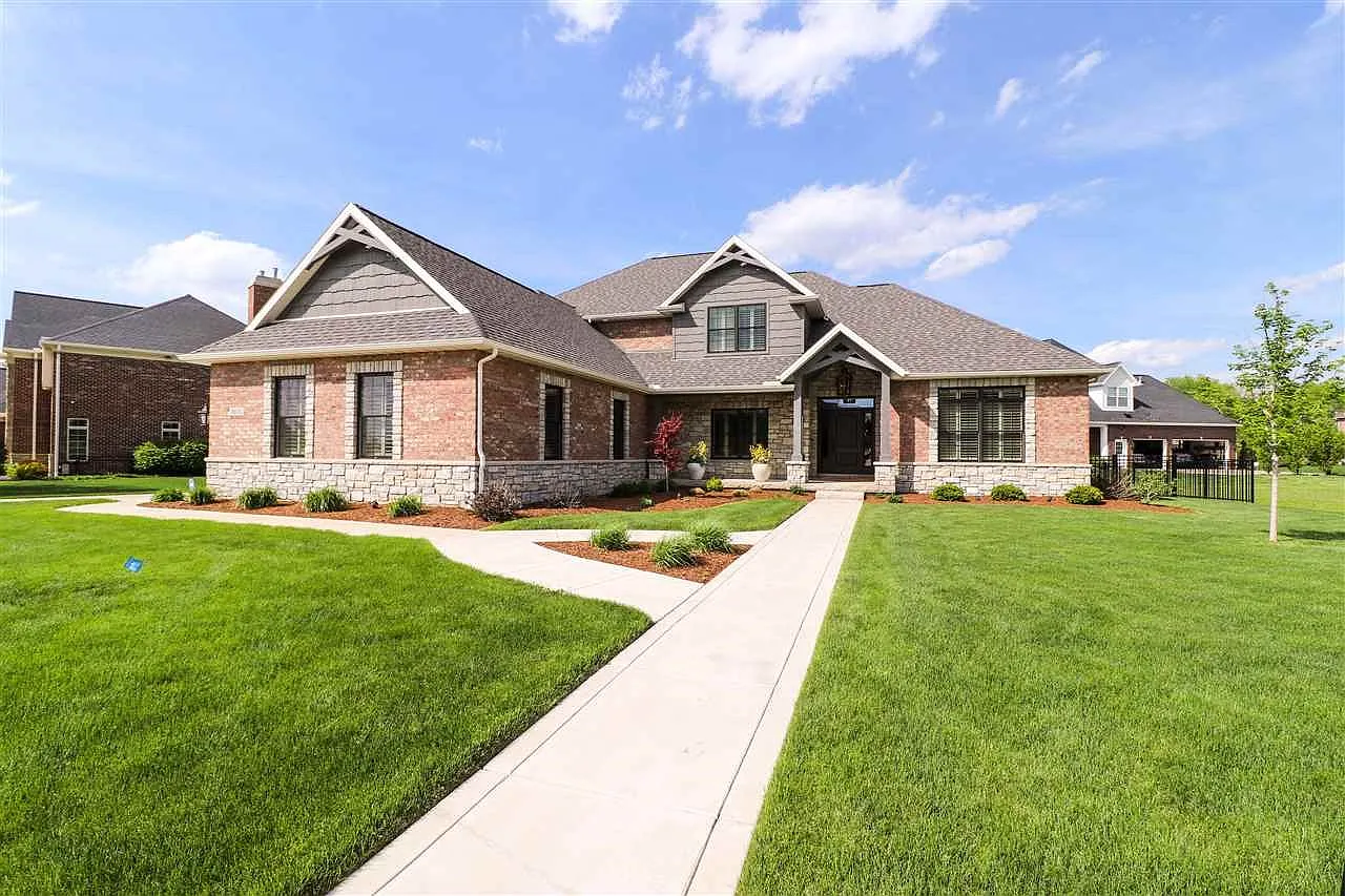 3215 W Saint Charles Pl photo 1