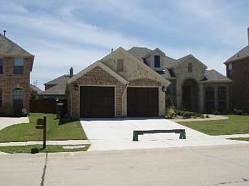 1st image of 930 Senna Dr