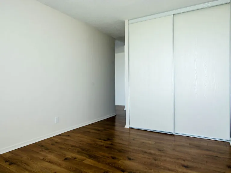 641 Bathgate Dr — Photo 15