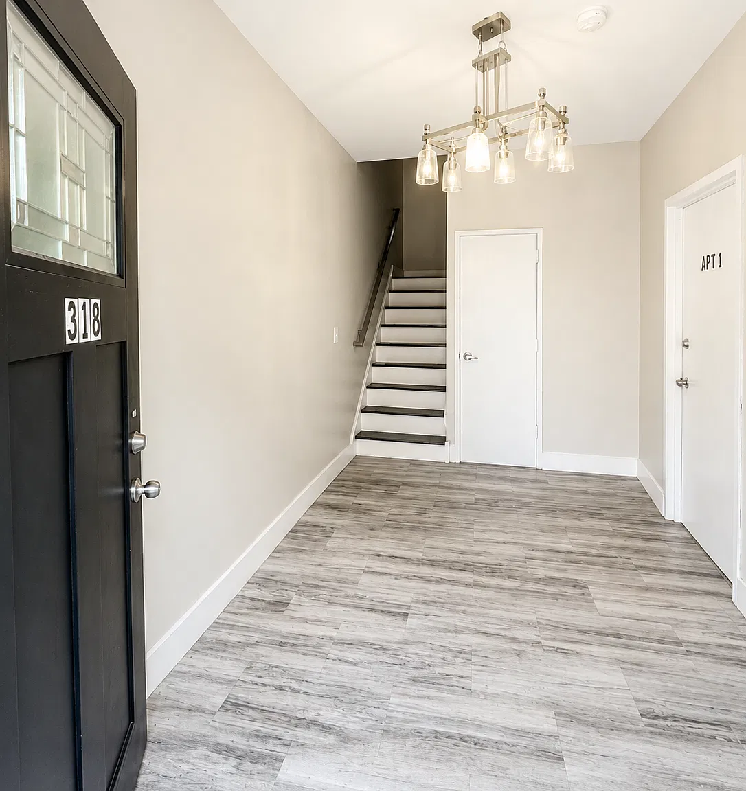 4 bed, 1100 sqft, $2,595 — Photo 2