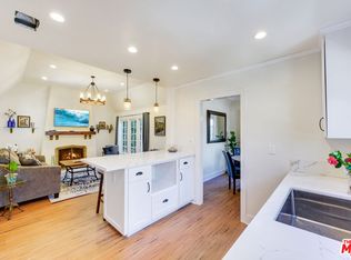 8818 Rosewood Ave, West Hollywood, CA 90048