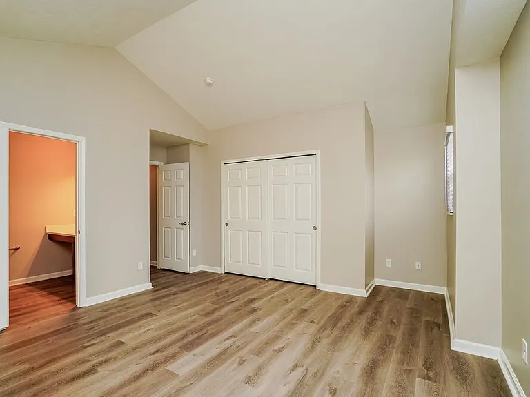 5333 Winchester Cathedral Dr — Photo 13