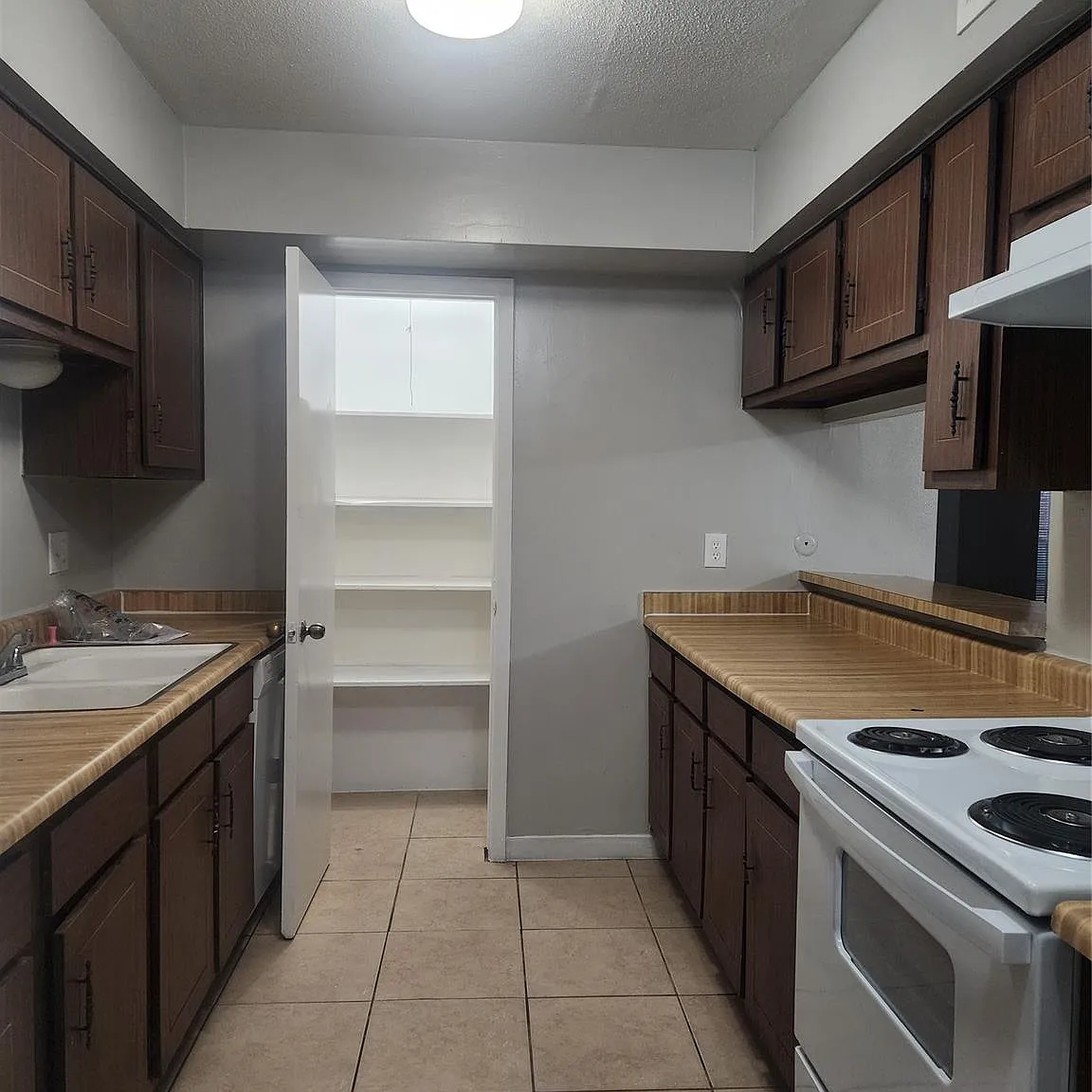 3 bed, 2.5 bath, 1664 sqft, $1,450 — Photo 4
