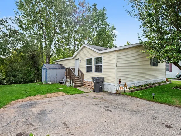 163 Scarlet Oak Ct, Oxford, MI 48371