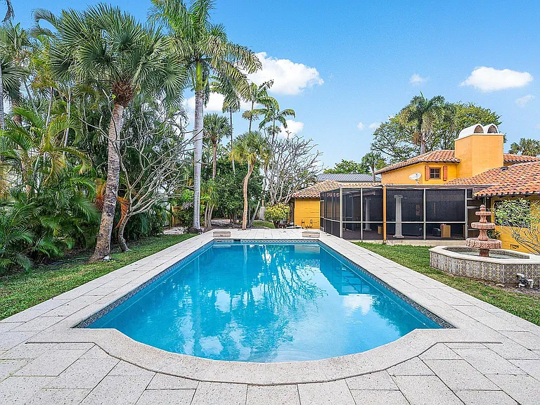 334 Palm Trl — Photo 10