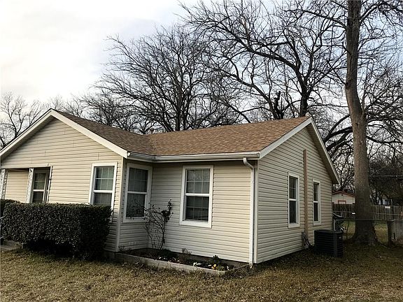 3rd image of 613 Morris Dr