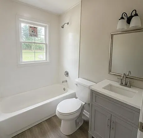 612 W College St - Unit 3 — Photo 4