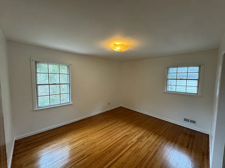 5960 Crestwood Cir — Photo 5
