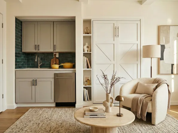 304 East 41st Street image 4 of 7