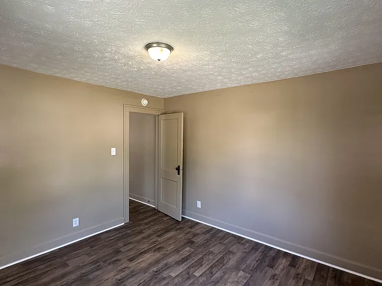 2940 Pitt St #2 — Photo 3