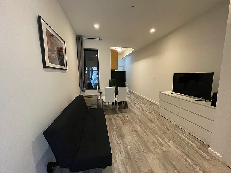407 W 51st St #3B — Photo 6