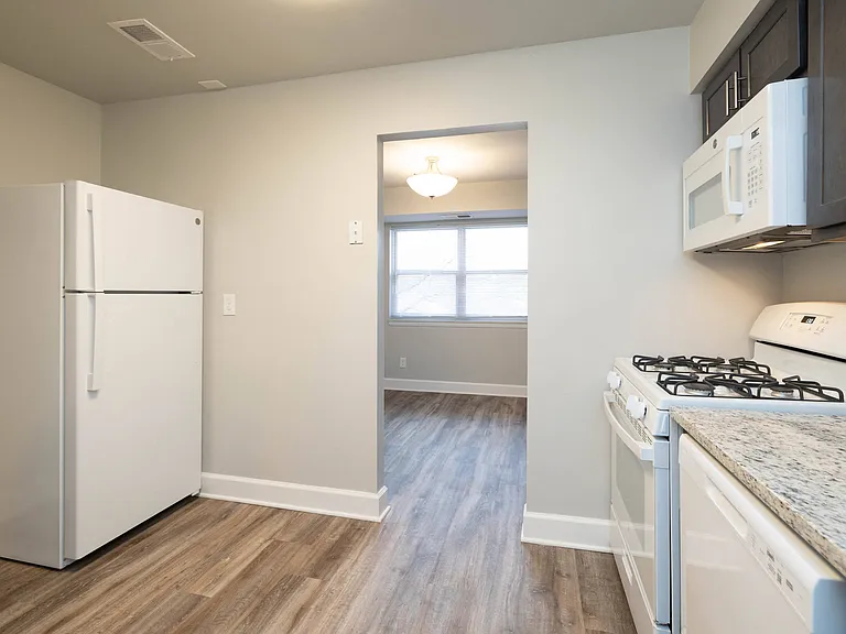 McDonogh Village Apartments & Townhomes — Photo 7