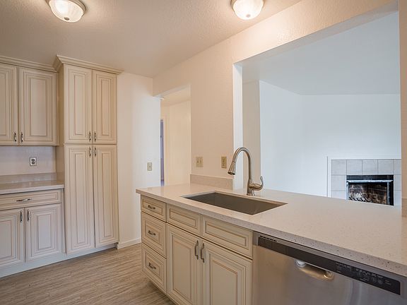 4th image of 2725 Lincoln Way #B 14