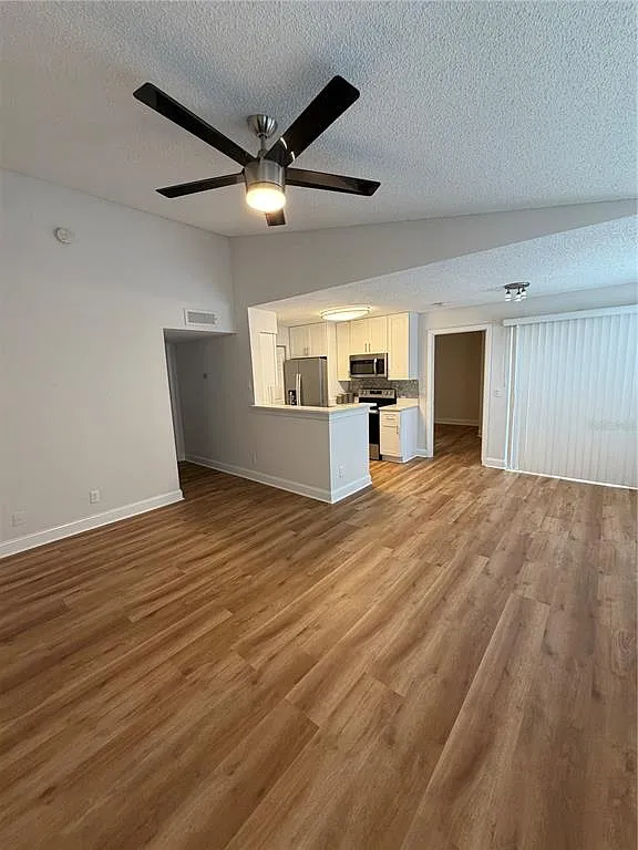 2 bed, 2.0 bath, 971 sqft, $1,800 — Photo 2