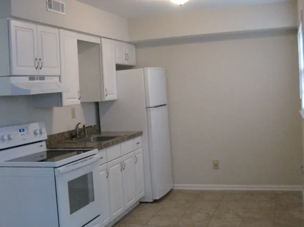 Little Bay Flats - 855, 855 W Ocean View Ave APT 4, Norfolk, VA 23503