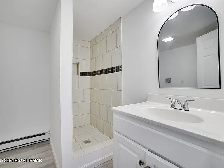 3119 Essex Rd — Photo 10