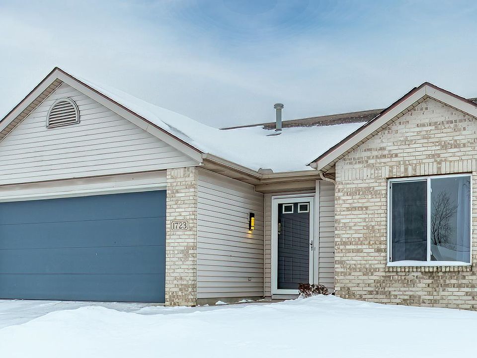 1st image of 1723 Versailles Village Pl