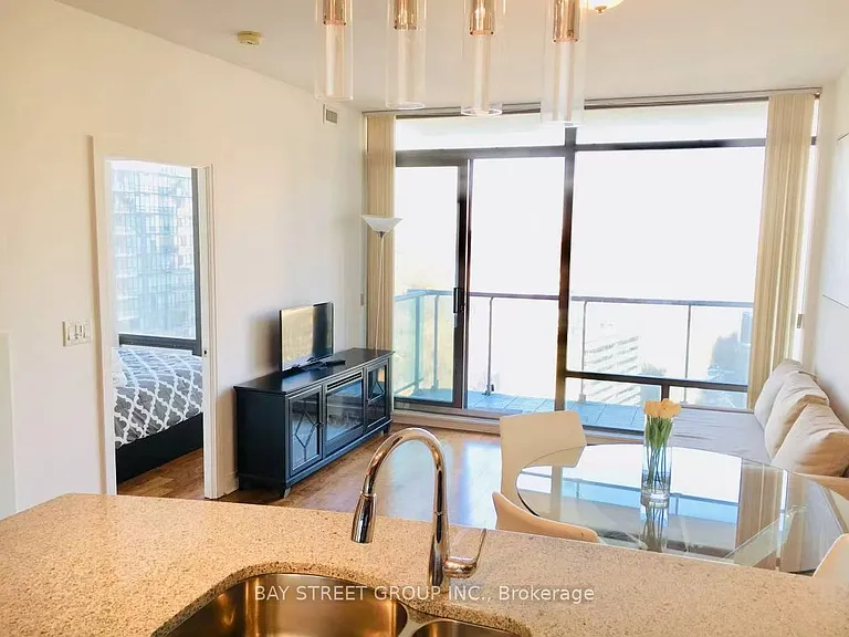 18 Yorkville Ave #2301 — Photo 2