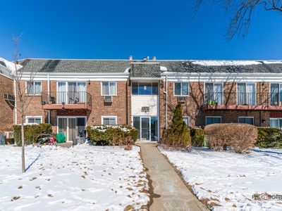 10369 Dearlove Rd APT 2H, Glenview, IL, 60025