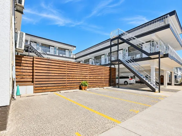 313 E Glenwood Ave #202, Wildwood, NJ 08260