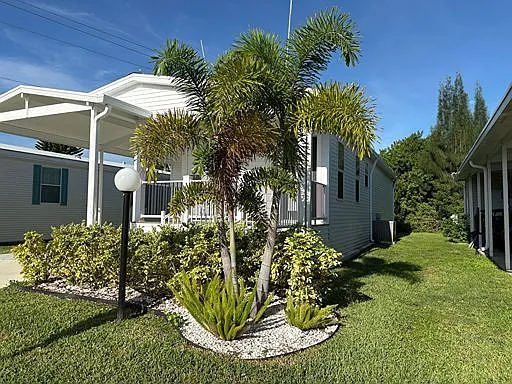 2 bed, 2.0 bath, 1098 sqft, $1,299 — Photo 3