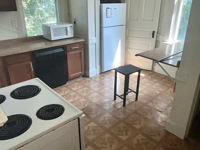 2308 W Clifton Ave #2 — Photo 6