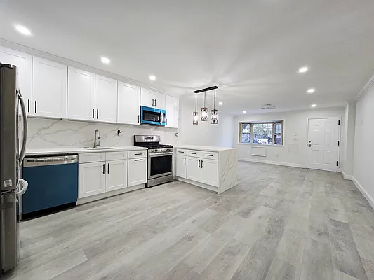 Rented by Voro Purple LLC | media 2