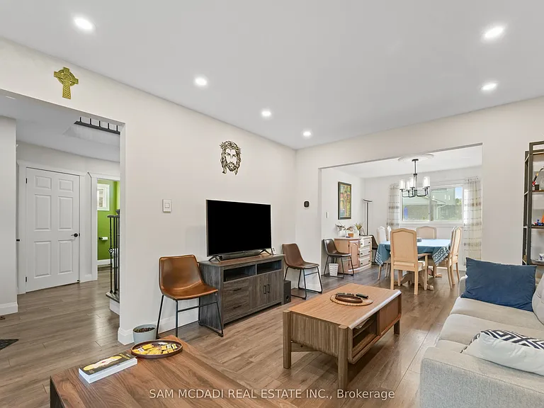 6251 Saltmarsh Ct — Photo 11