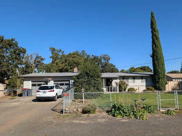 614 W Gregory Rd, Central Pt, OR 97502