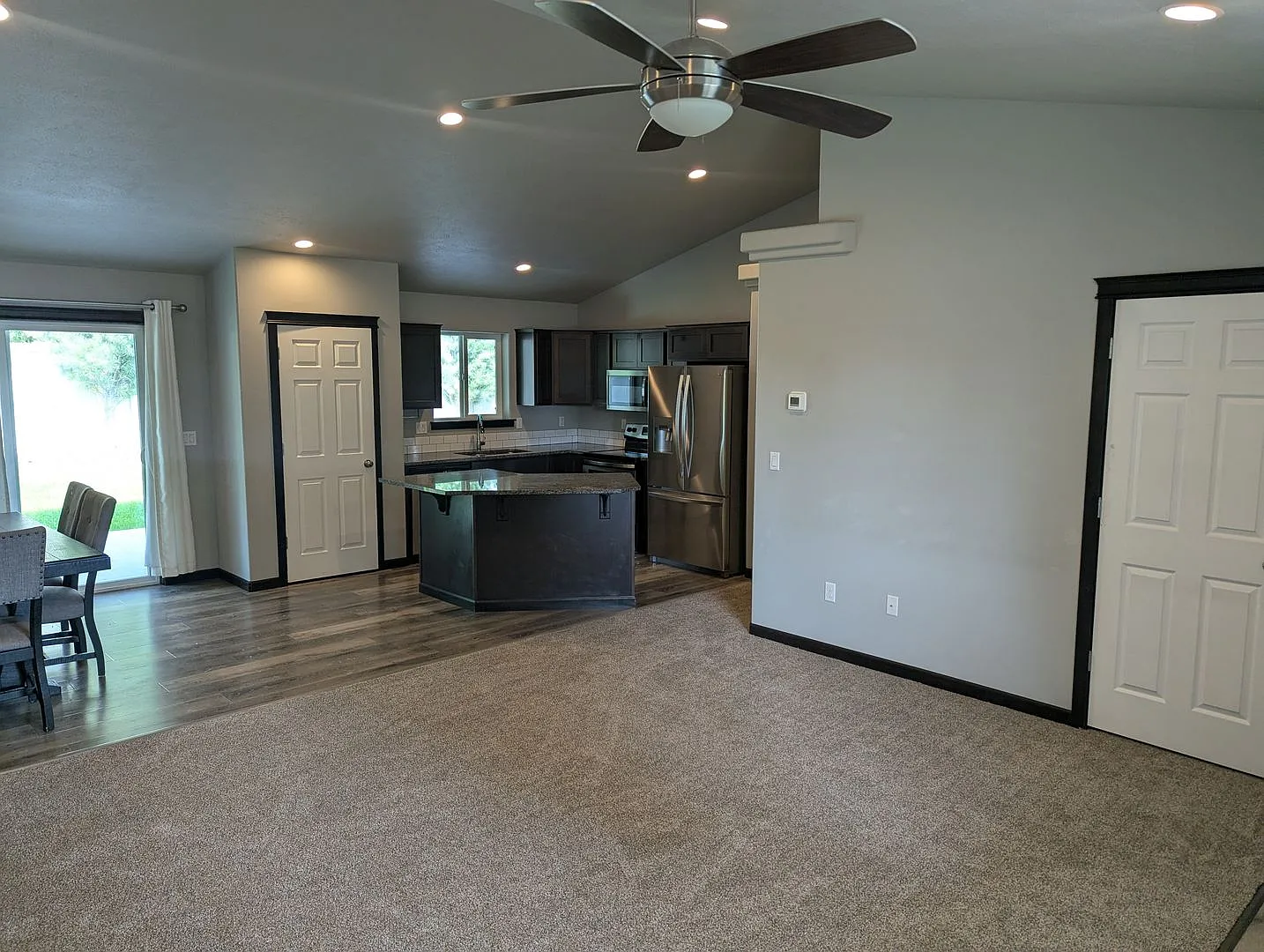 Lovely 3 bedroom 2 bath home for rent in Rathdrum. — Photo 3