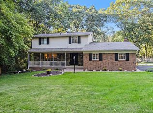 6399 Brighton Rd, Brighton, MI 48116