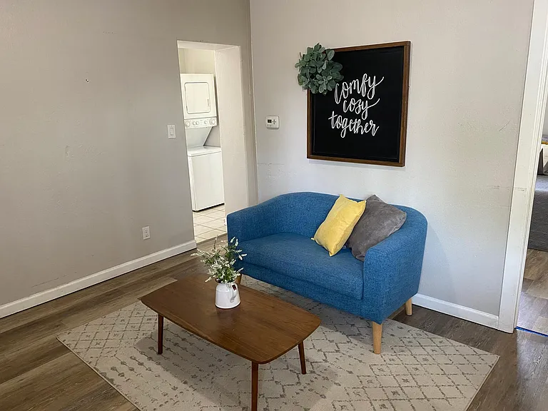956 Xavier St — Photo 3